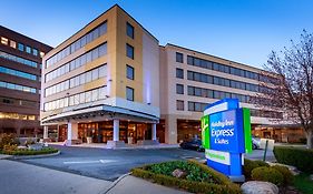 Holiday Inn Express In Stamford Ct 2*